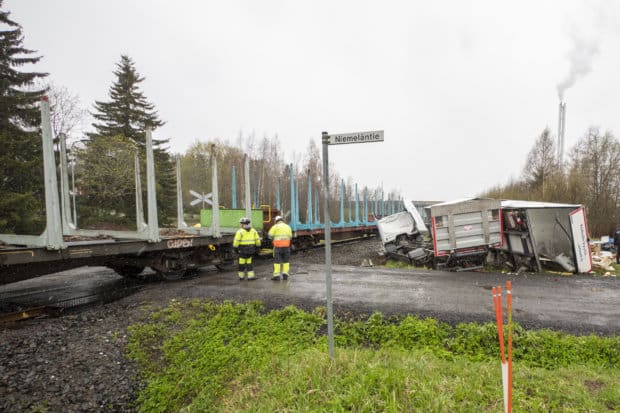 Niemeläntien tasoristeyskolari