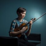 Vanha soitin opettaa soittajaakin, sanoo viulusolisti Tami Pohjola – lahjakkuuden tie vie seuraavaksi Sveitsiin