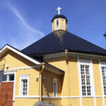 Juupajoen kirkon katon väri vaihtui loppusuoralla olevassa maalausurakassa ruskeasta lähes mustaksi – kirkon maalaajat kokivat ikimuistoisen hetken työskennellessään edellisen kerran mutterikirkossa vuonna 1999
