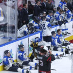 Kasper Simontaipaleelle MM-hopeaa – jääkiekon nuorten MM-finaali ratkesi vasta jatkoerässä